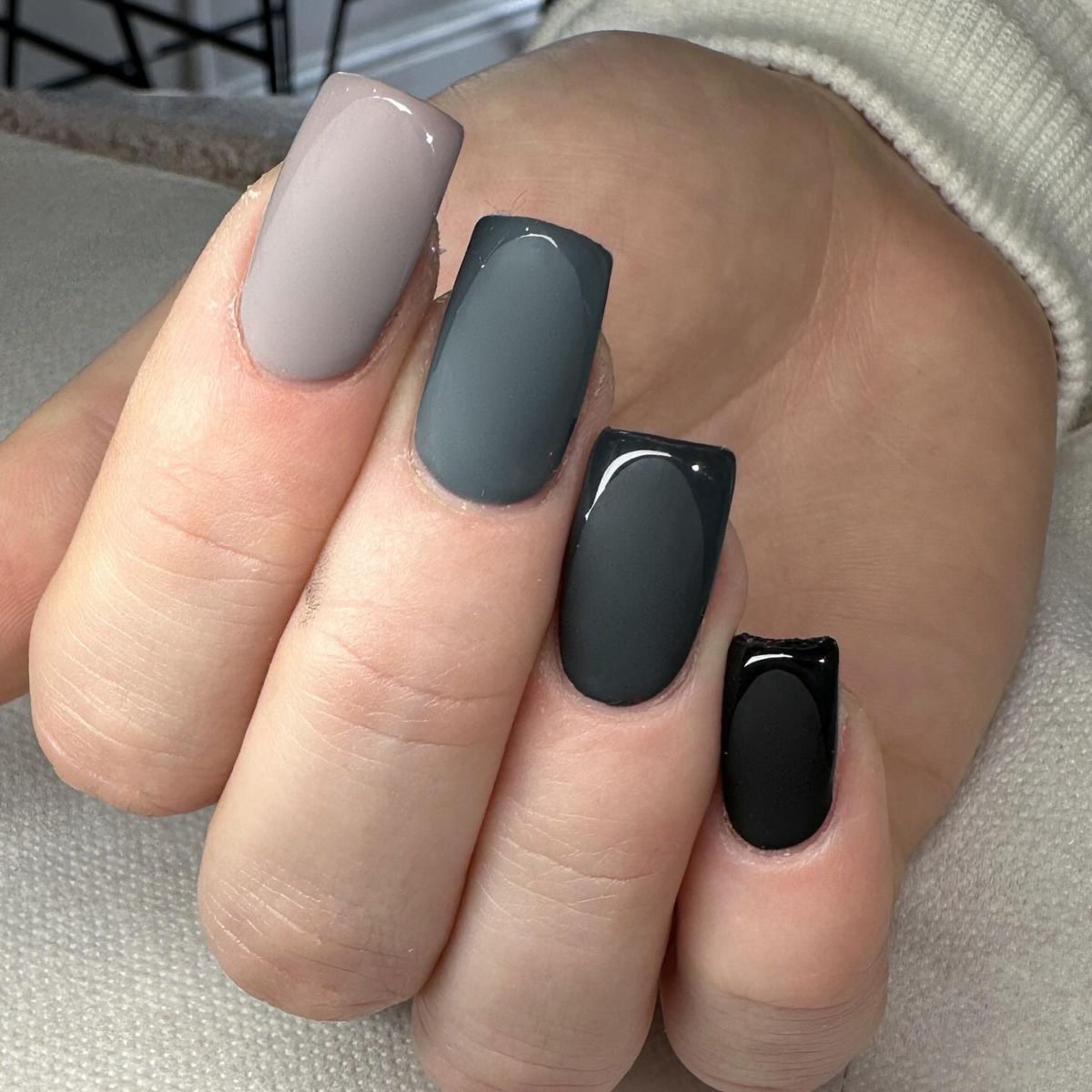 29. Black and Gray Gradient Nails