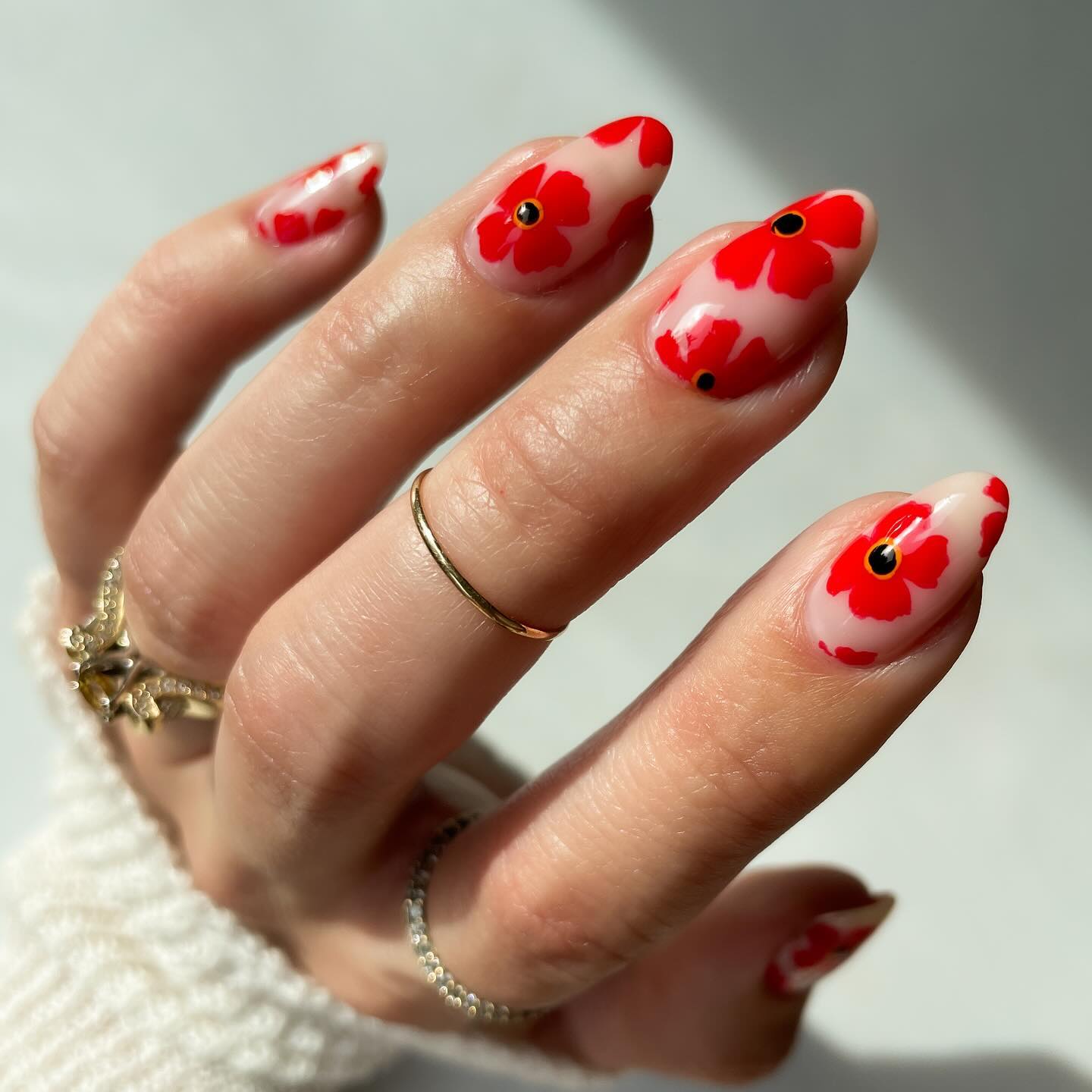 Cheerful Poppy Floral nails