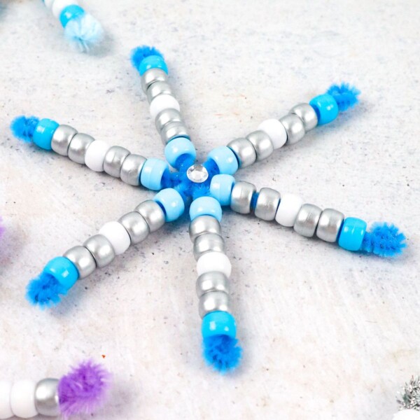 Pipe Cleaner Snowflakes featured image