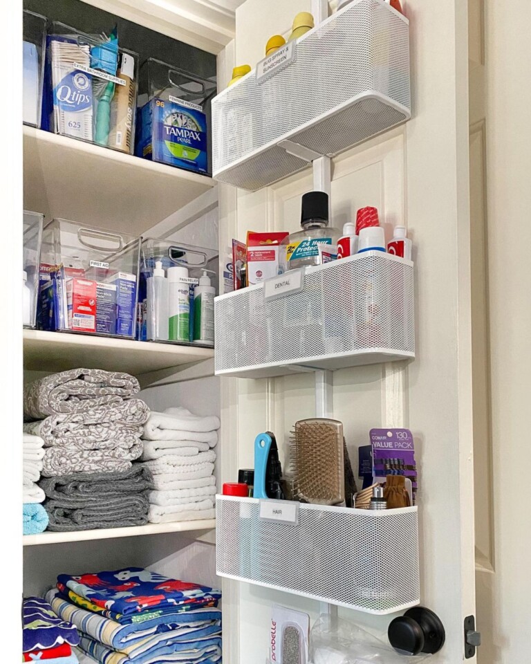 21 Genius Bathroom Cabinet Organization Hacks - Craftsy Hacks