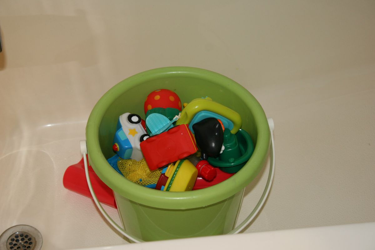16. Bucket