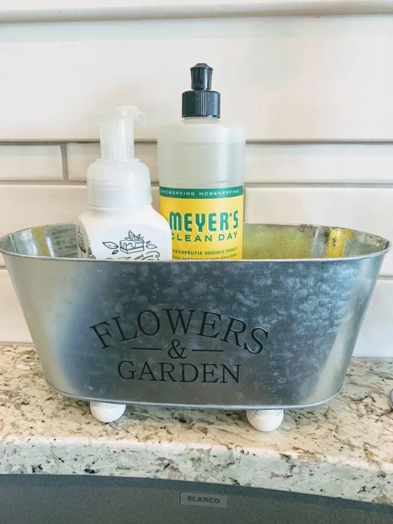 2. DIY Farmhouse Sink Caddy