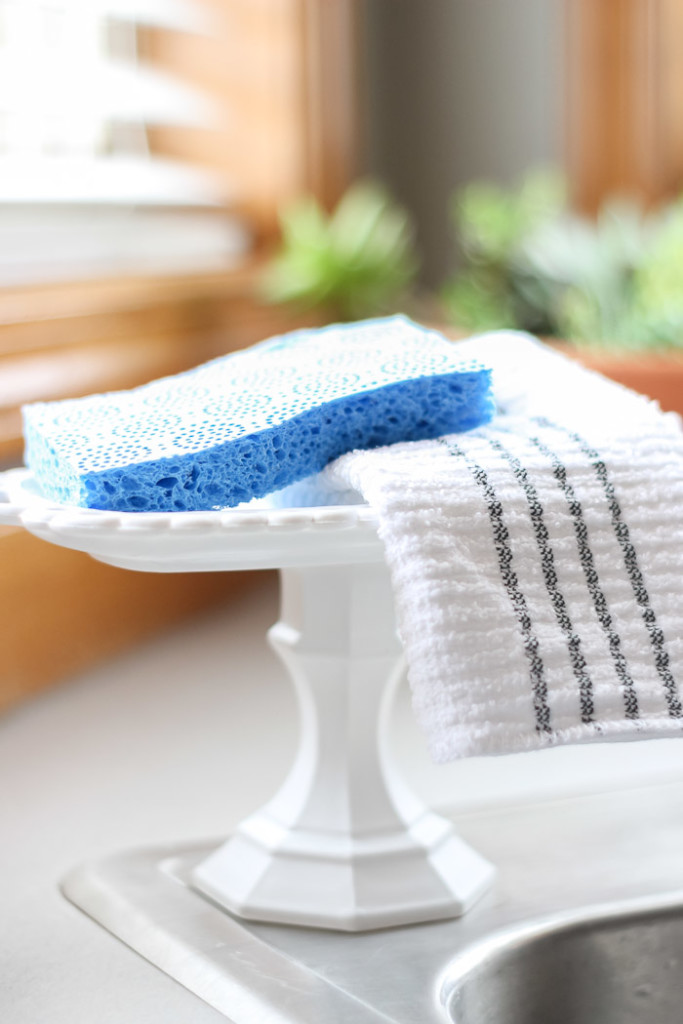 4. DIY Pedestal Kitchen Sponge Holder
