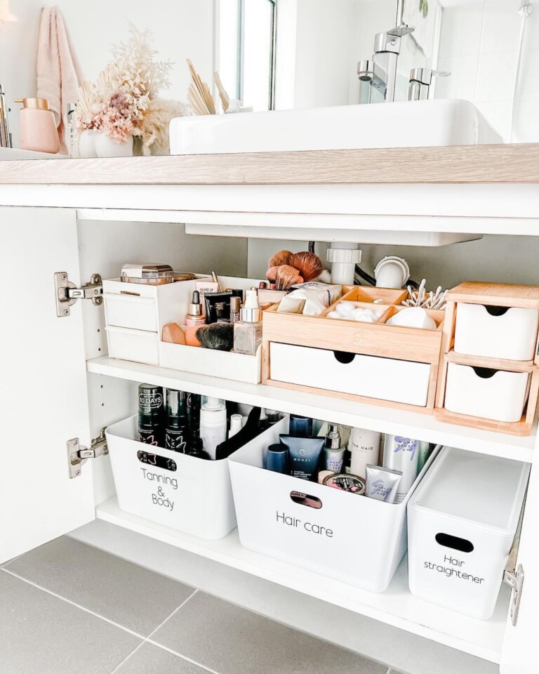21 Genius Bathroom Cabinet Organization Hacks - Craftsy Hacks