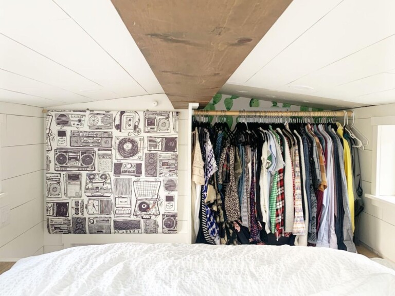 21 Genius Tiny Closet Organizing Hacks That Actually Work - Craftsy Hacks