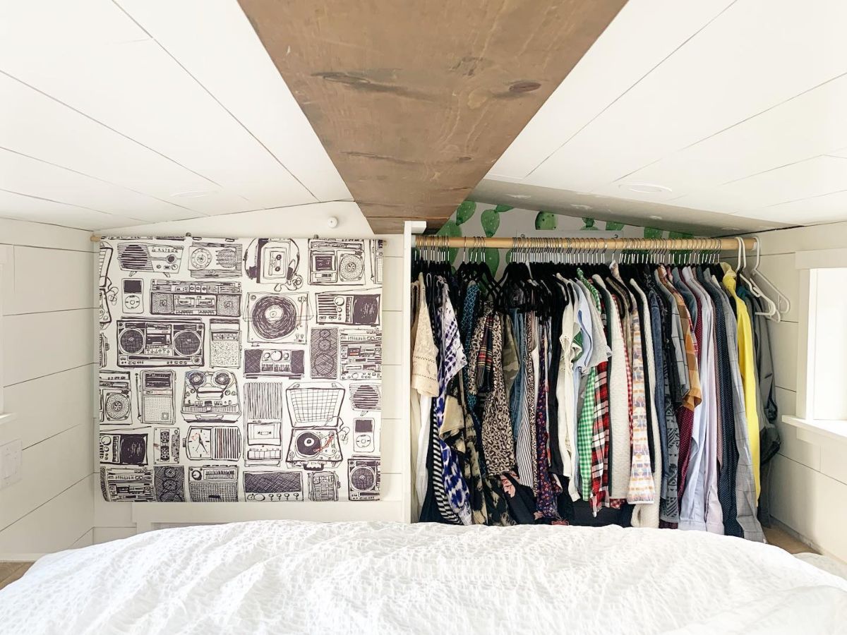 Single Rod to Hang Items