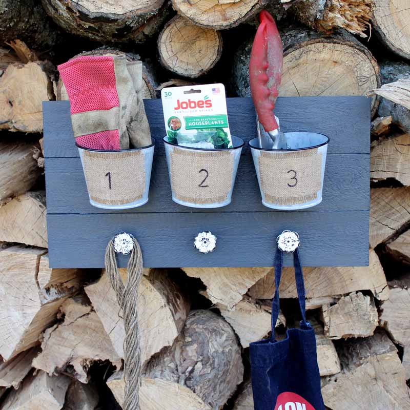 DIY Wood Pallet and Buckets Tool Organizer