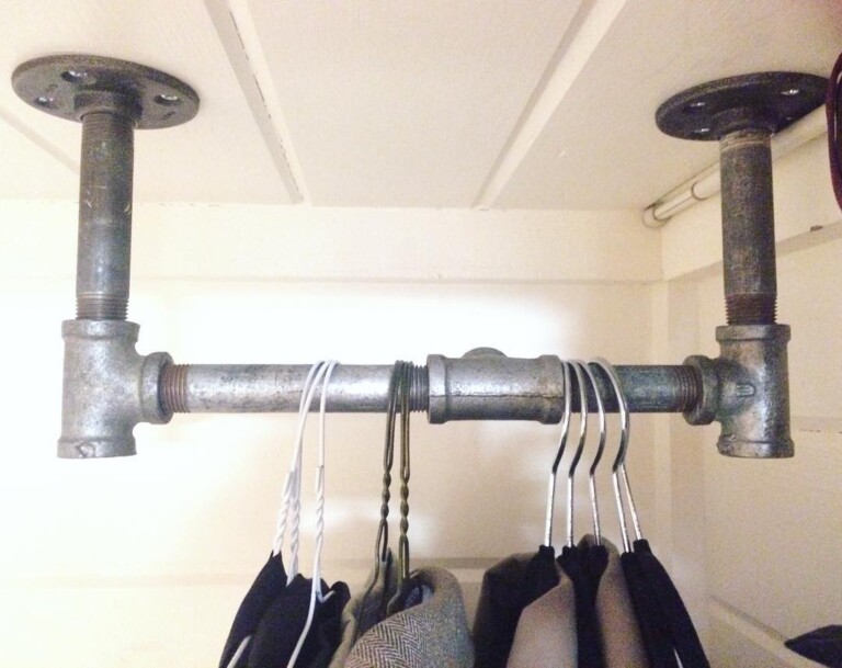 21 Genius Tiny Closet Organizing Hacks That Actually Work - Craftsy Hacks