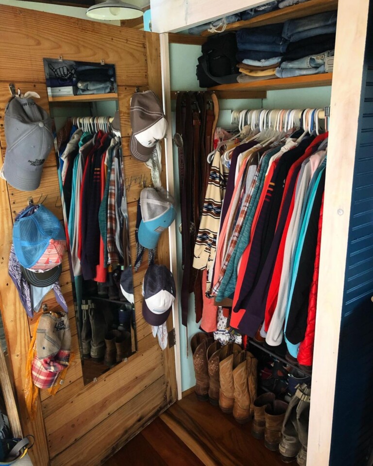 21 Genius Tiny Closet Organizing Hacks That Actually Work - Craftsy Hacks