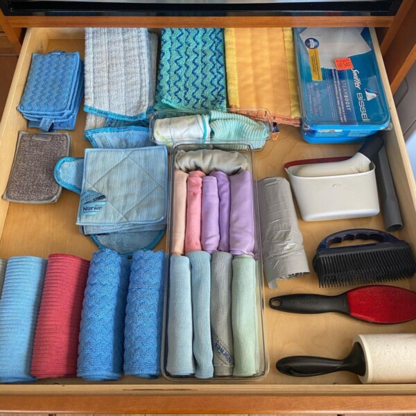 Cleaning Rack Draw 21 Clever Ways to Organize Cleaning Supplies - Craftsy Hacks