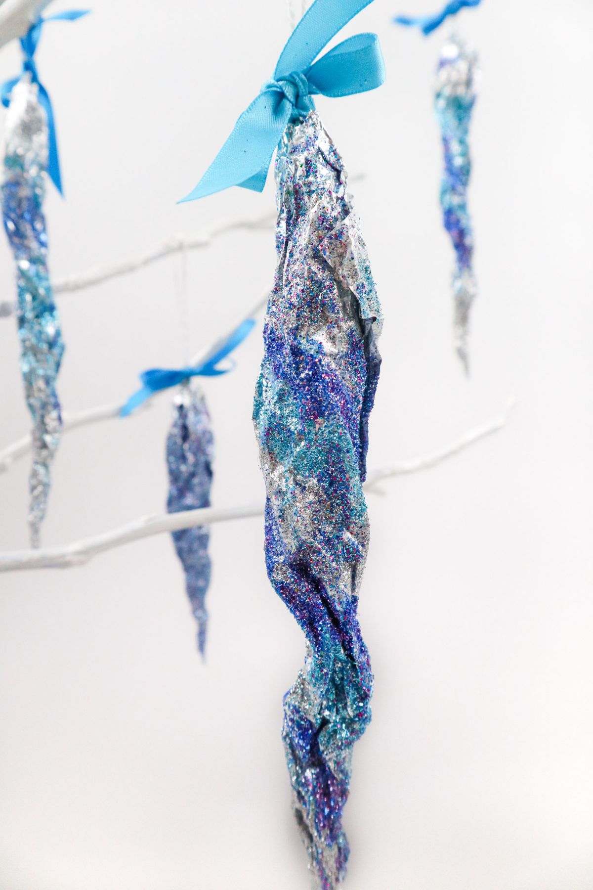 DIY Sparkling Icicle