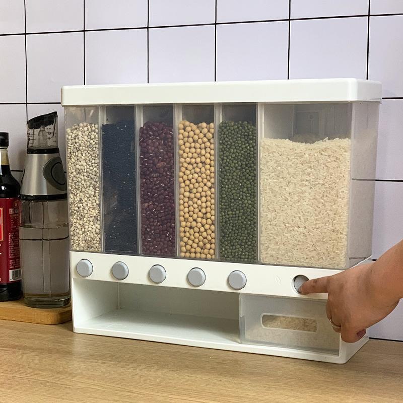 21. Dry Food Dispenser
