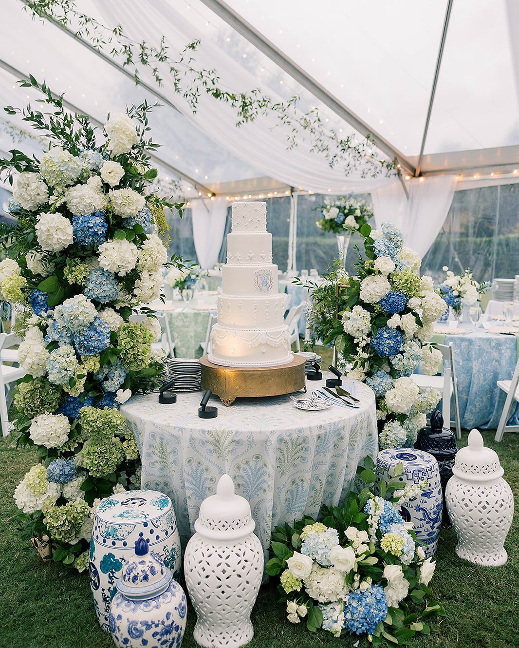21. White & Blue Hydrangeas