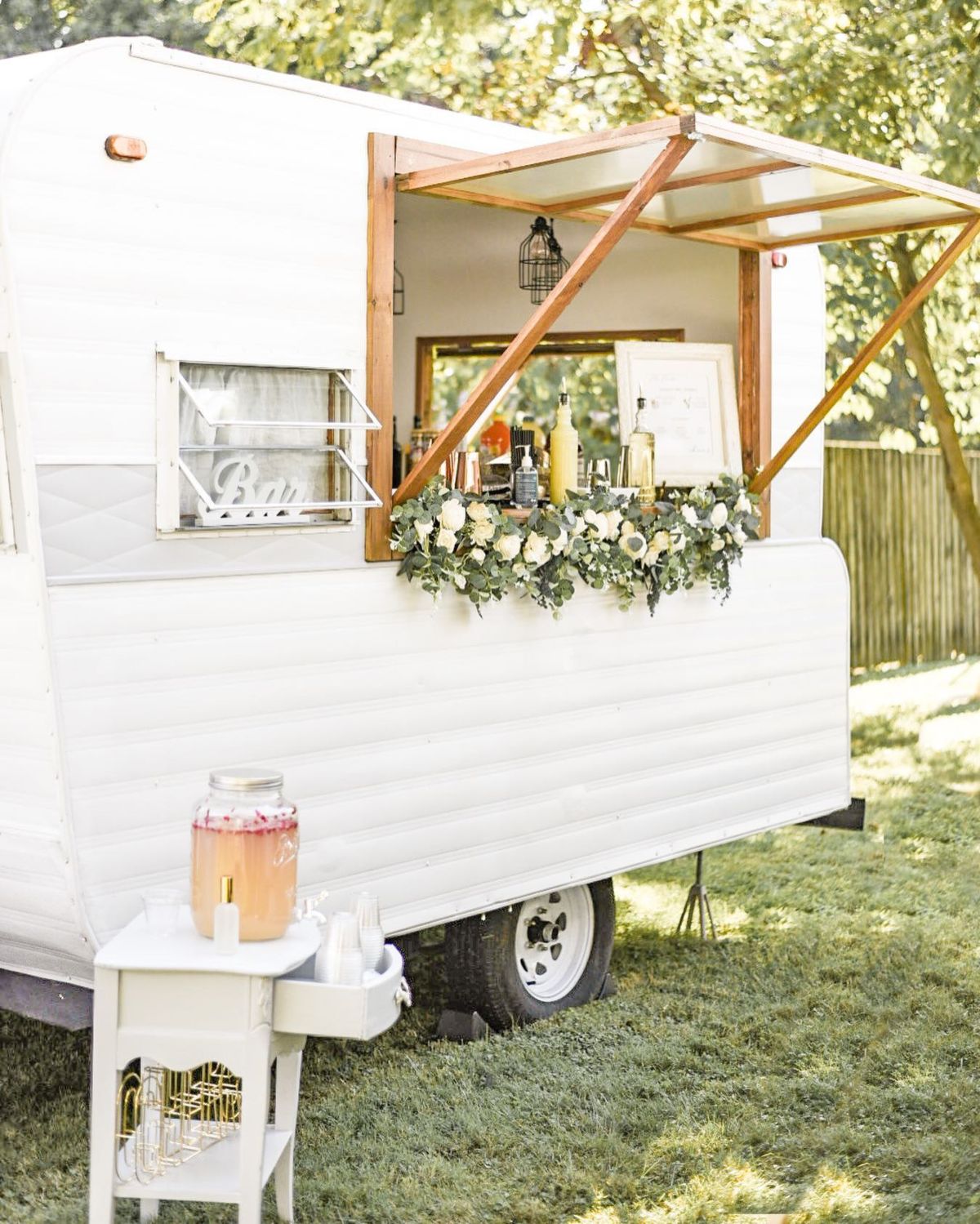 21.Camper Van Flower Bar