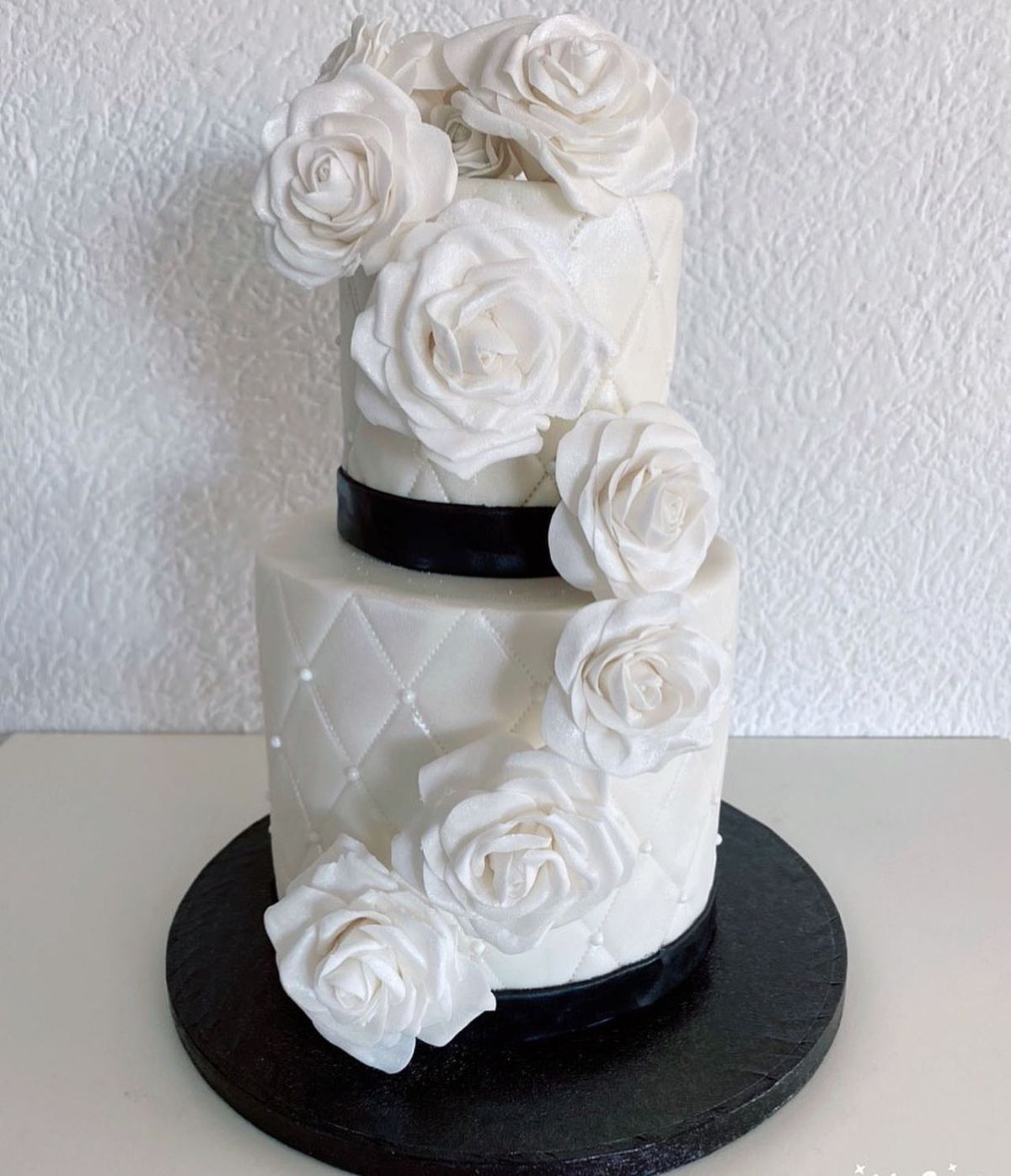 23. Quilting and Cascading White Roses