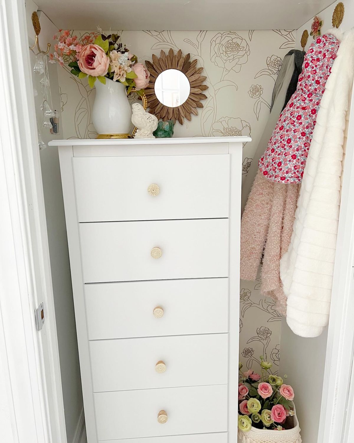 7. Storage Drawer Unit
