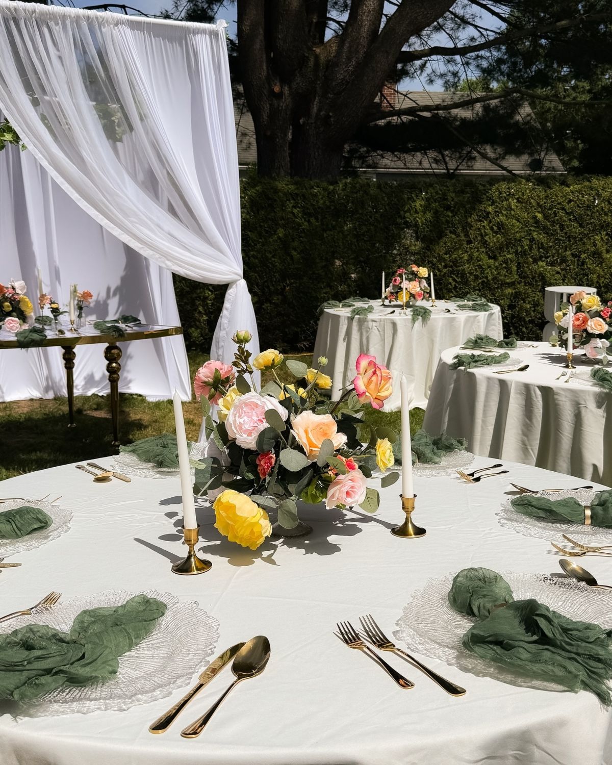 8. Flower & Candle Centerpiece