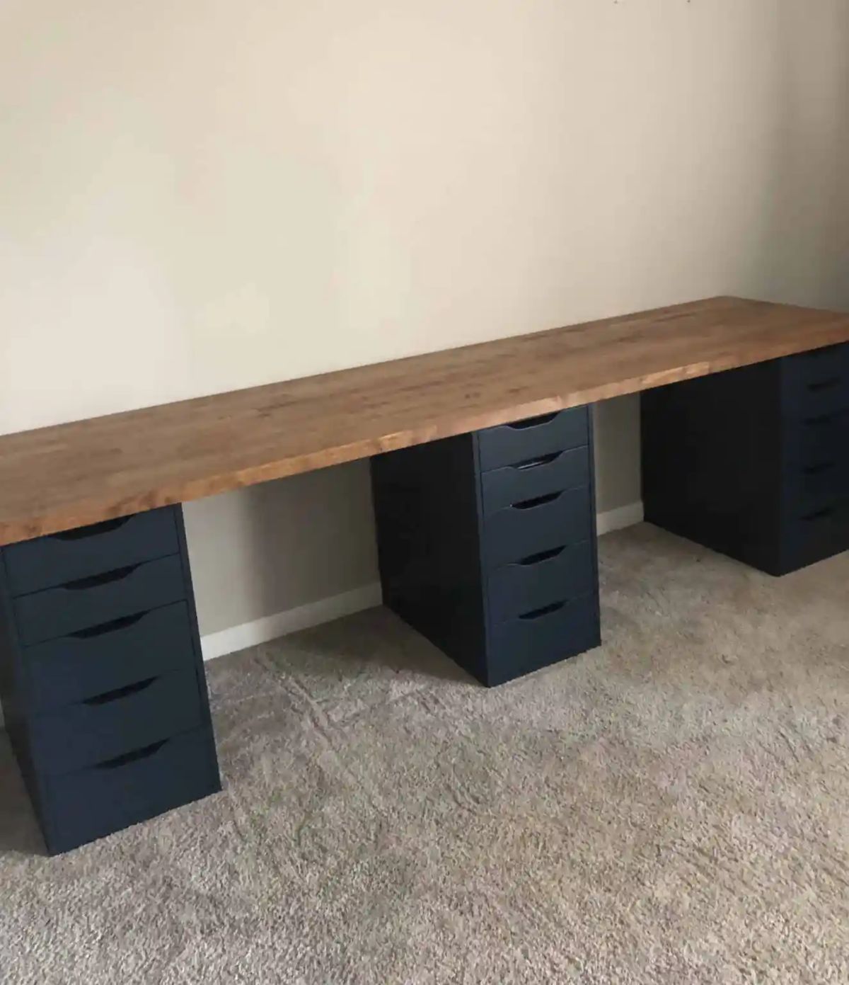 16. Shared Desk Space for Kids