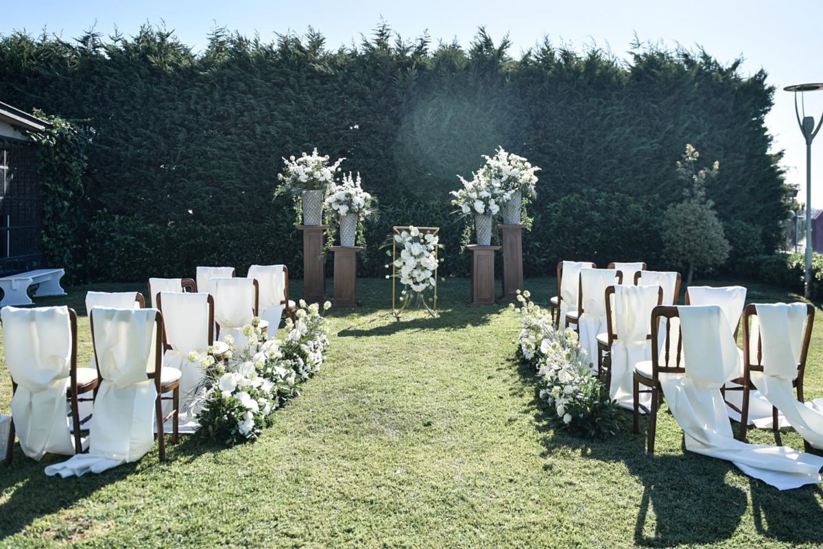 6. Italian Backyard Theme
