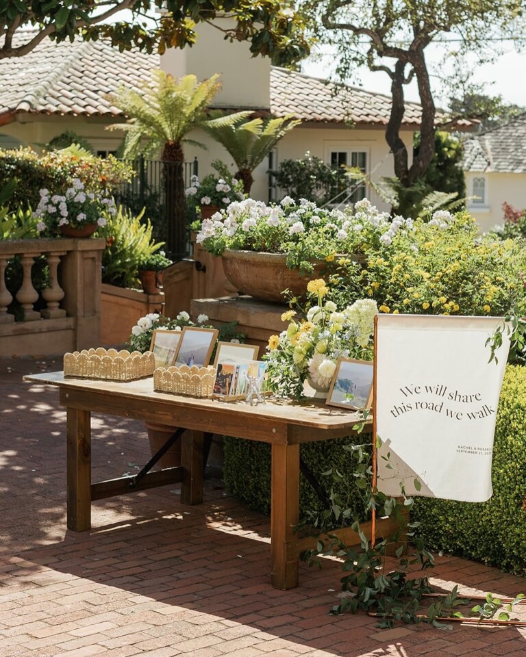 23 Stunning Wedding Memory Table Ideas - Craftsy Hacks