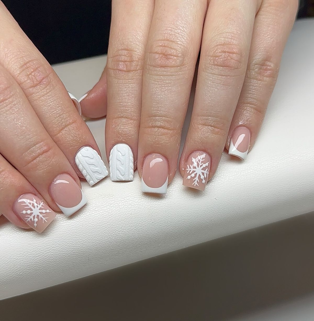 15. Classic white Christmas nails